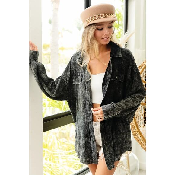 BiBi Vintage Washed Wrinkle Gauze Chest Pockets Relaxed Fit Shacket | Charcoal - Picture 12 of 14